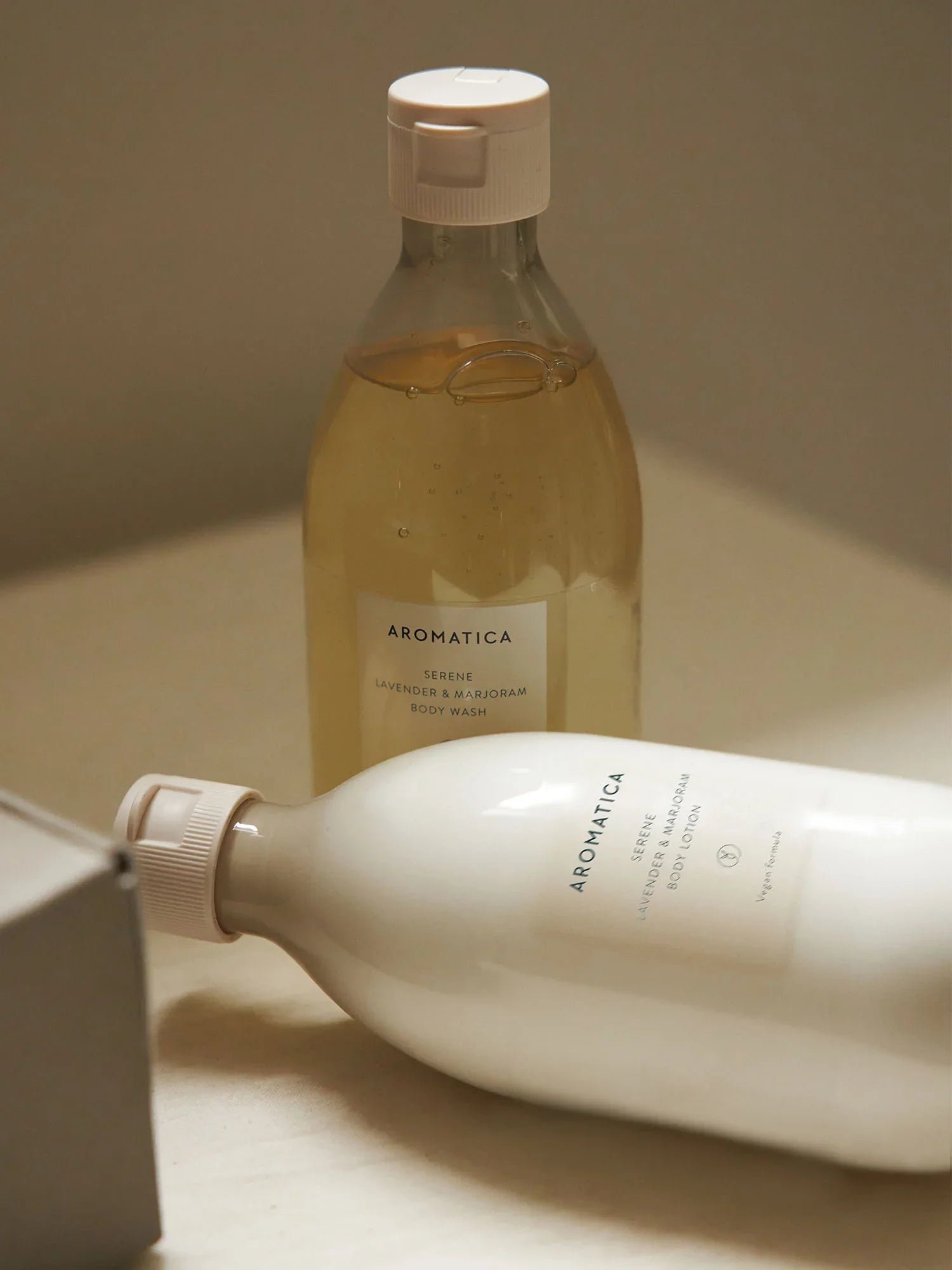 Sữa dưỡng thể AROMATICA Serene Lavender & Marjoram 300ml - Ảnh 3