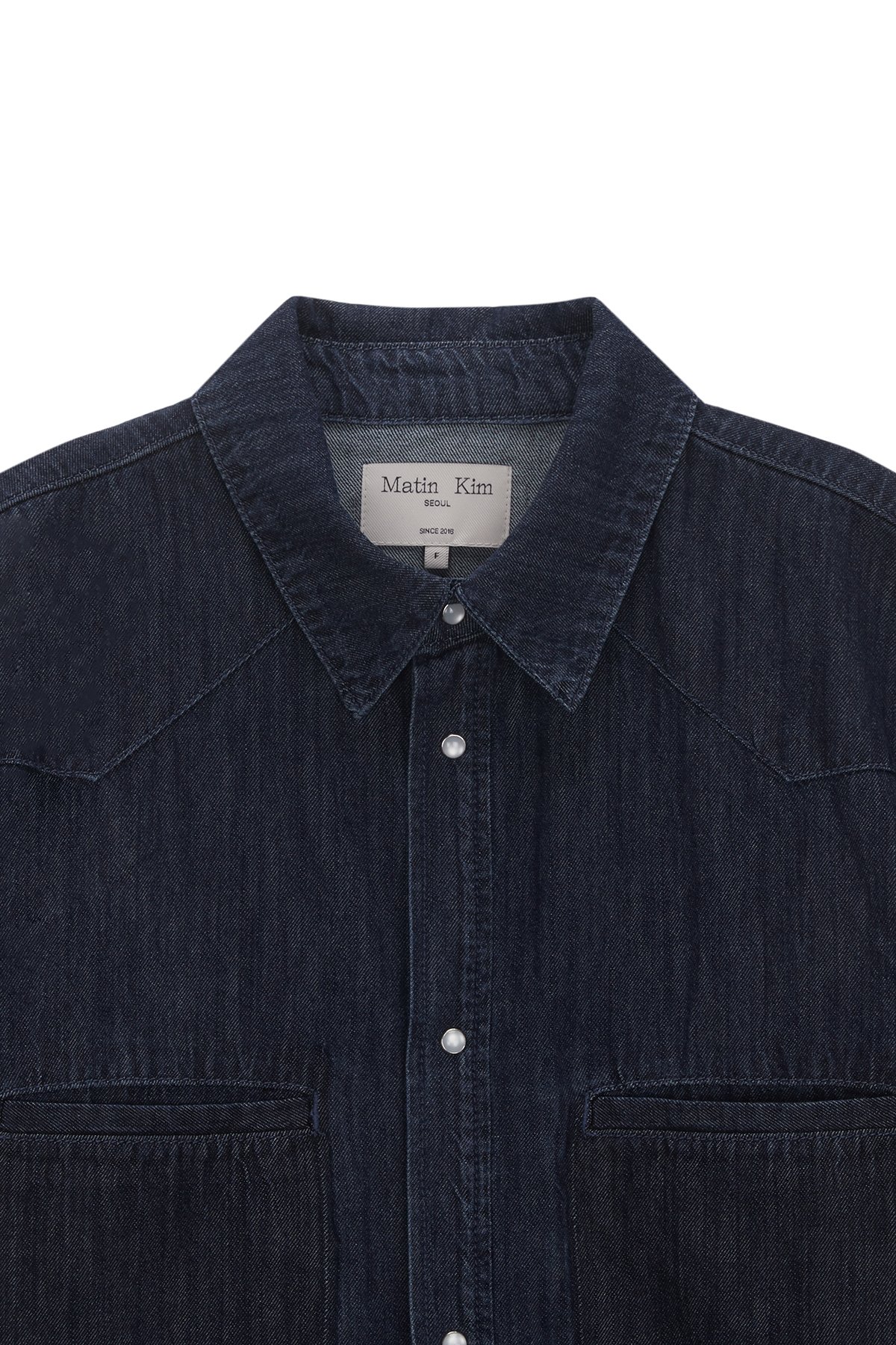 Áo sơ mi denim nam MATIN KIM Reverse Washed Half màu xanh MK2434SH507HBL - Ảnh 2