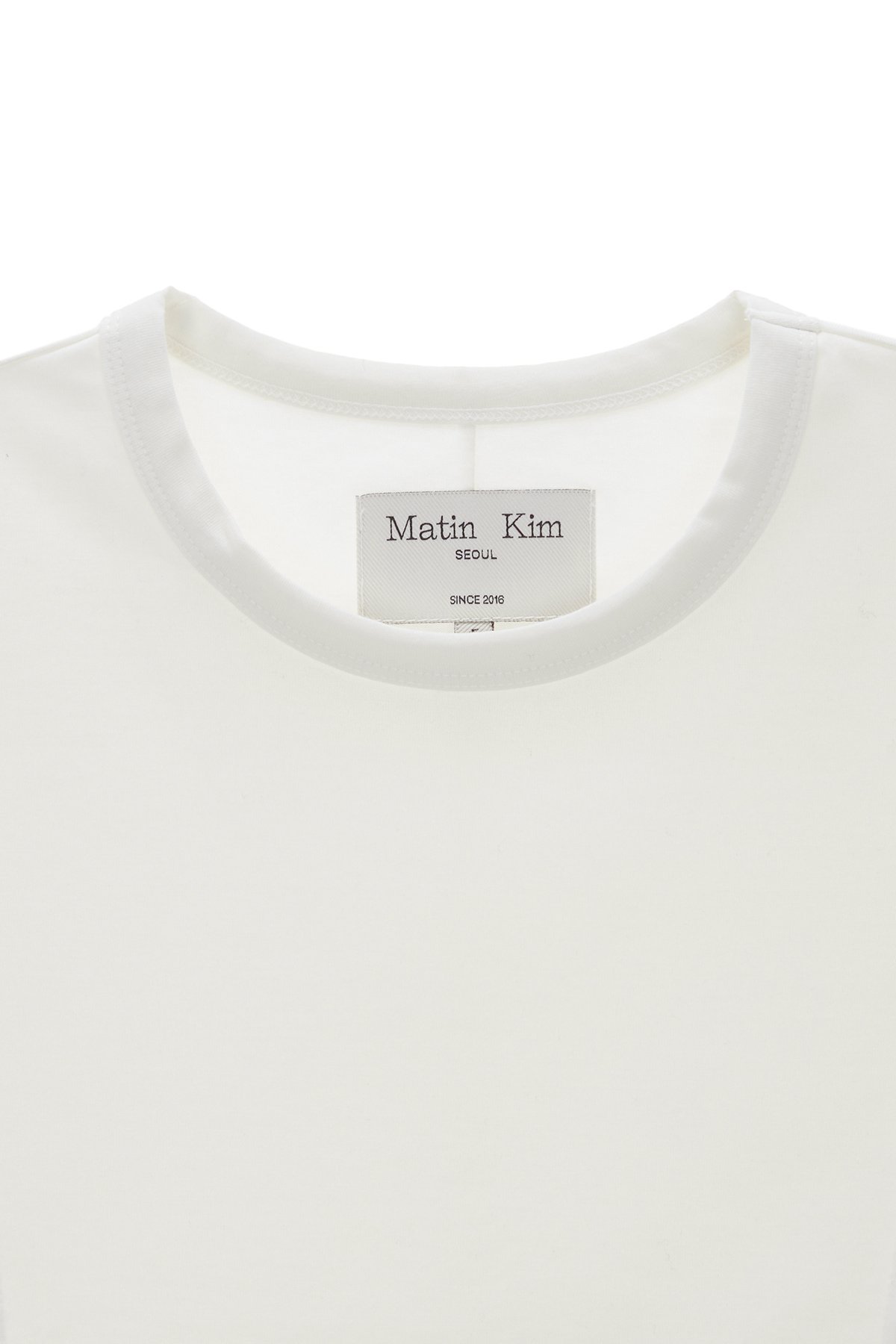 Áo thun croptop MATIN KIM Slim Line Half màu trắng MK2411TS010MWH - Ảnh 2